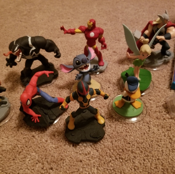 Disney Infinity 2.0 WiiU with tons figurines!! - Picture 4 of 4